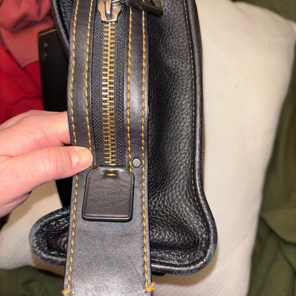 Coach Rogue - Picture 9 of 11